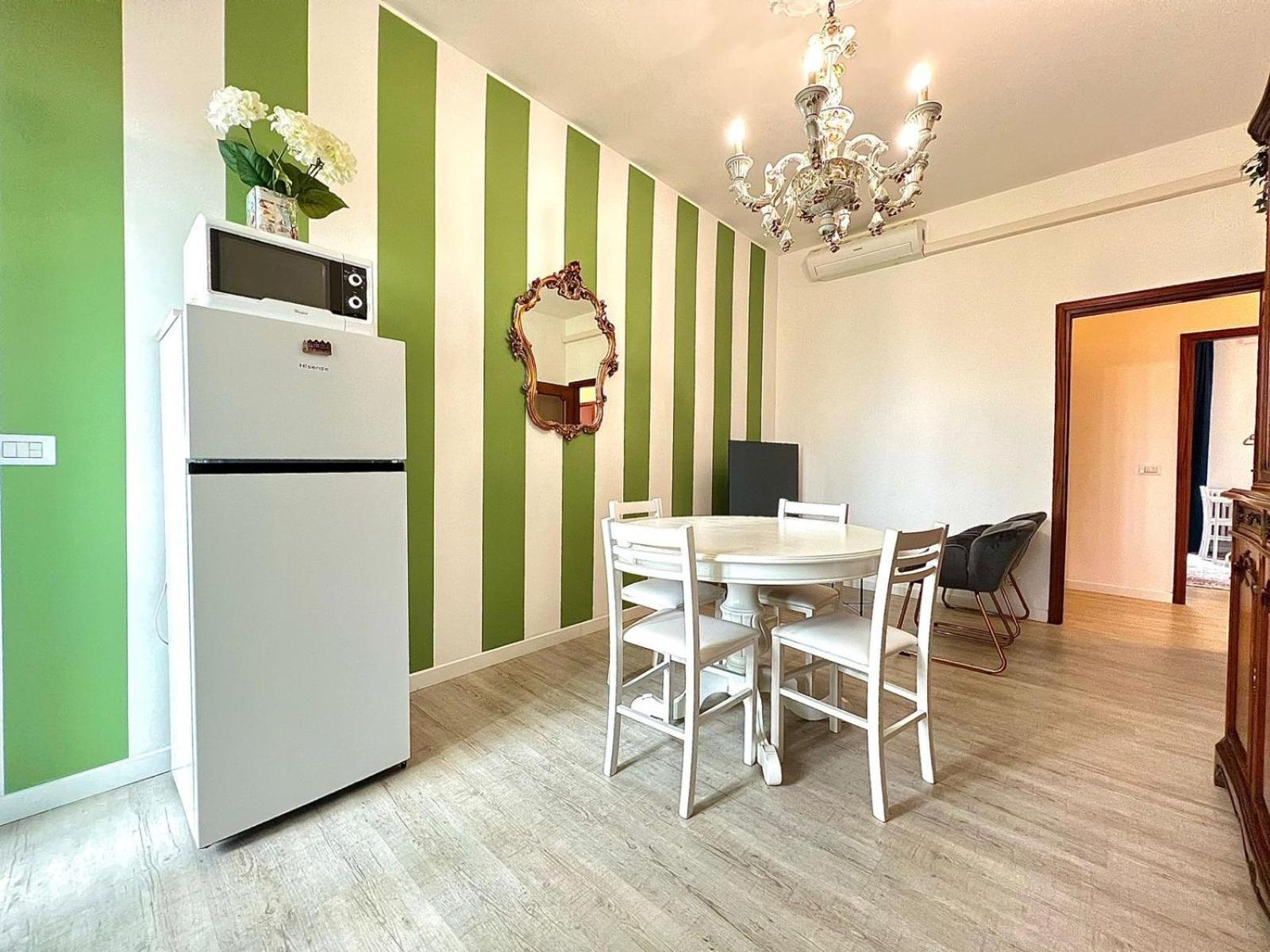 Apartment-navigli-house Of Mirrors Appartement Milan
