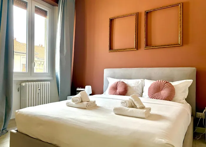 Apartment-Navigli-House Of Mirrors